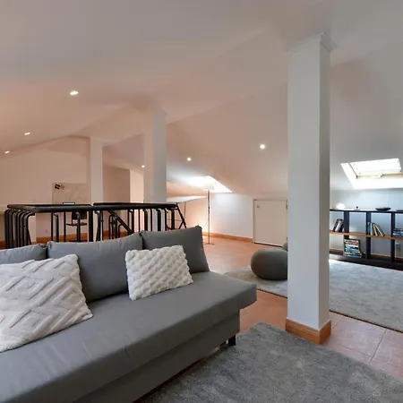 Sea View Apartment *