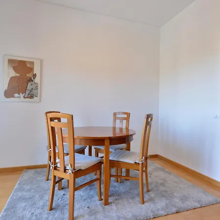 Sea View Apartment *